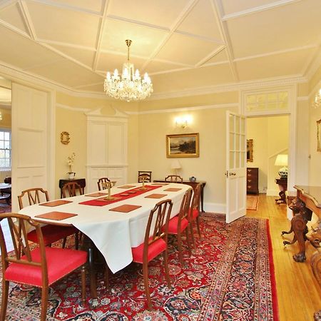 Ramsay Garden - Spacious 3-Bedroom Apartment Next To Edinburgh Castle Exterior photo
