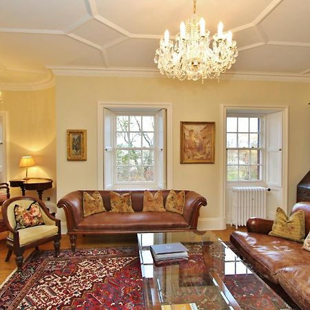Ramsay Garden - Spacious 3-Bedroom Apartment Next To Edinburgh Castle Exterior photo