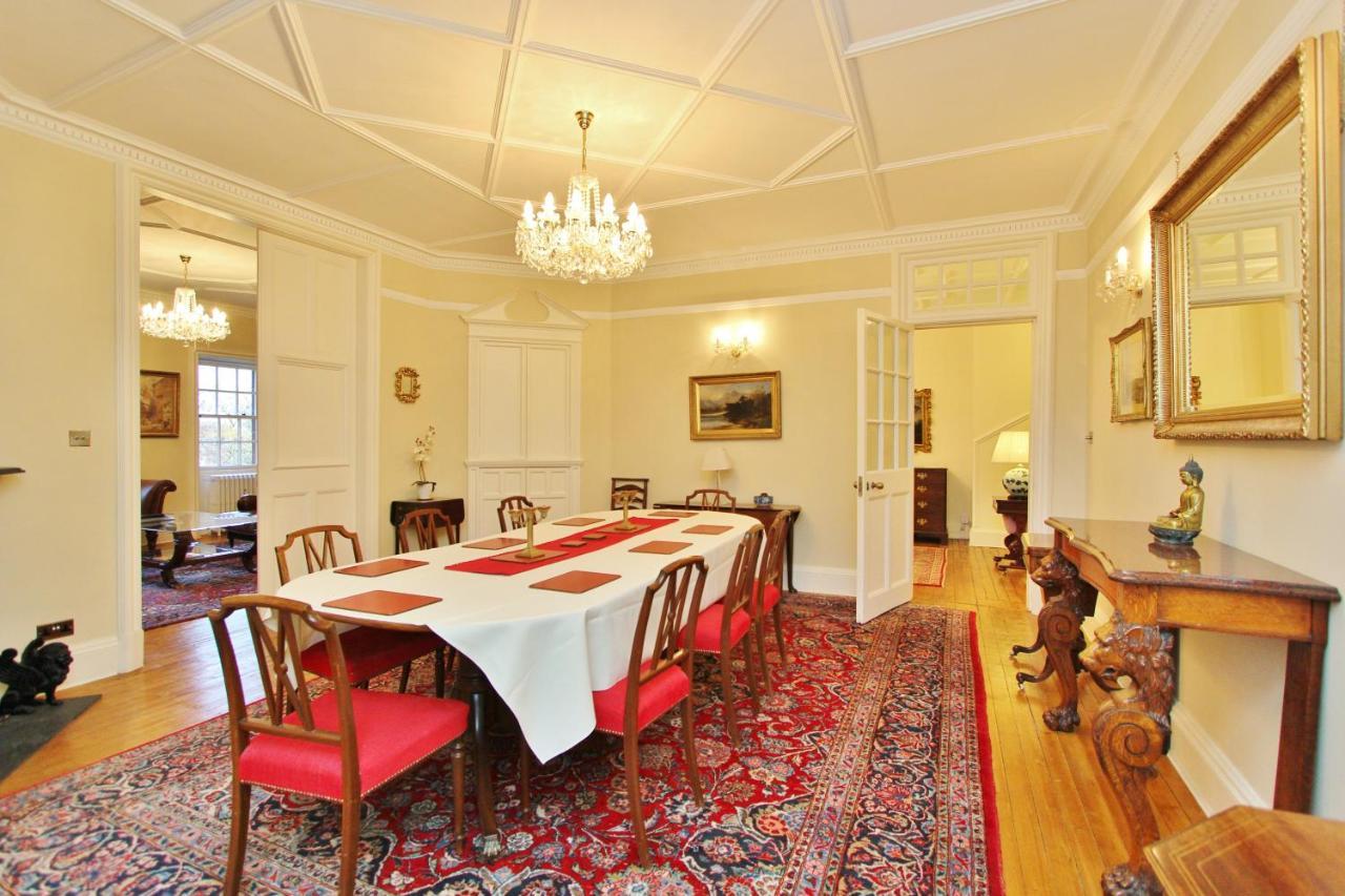 Ramsay Garden - Spacious 3-Bedroom Apartment Next To Edinburgh Castle Exterior photo