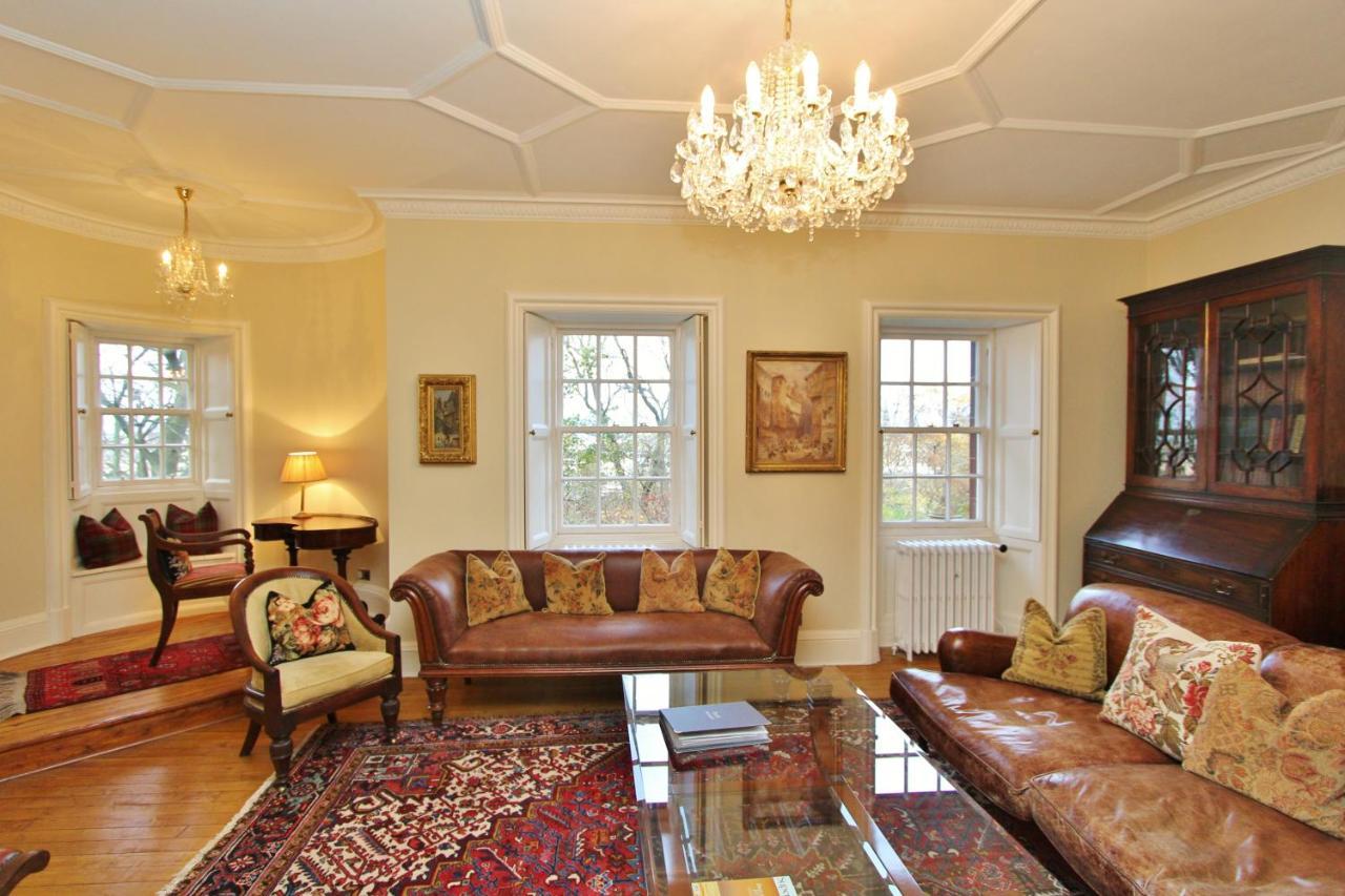 Ramsay Garden - Spacious 3-Bedroom Apartment Next To Edinburgh Castle Exterior photo