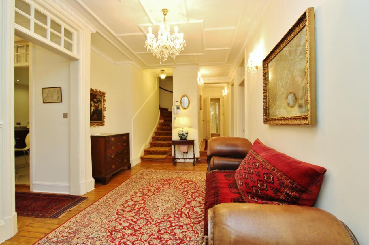 Ramsay Garden - Spacious 3-Bedroom Apartment Next To Edinburgh Castle Exterior photo