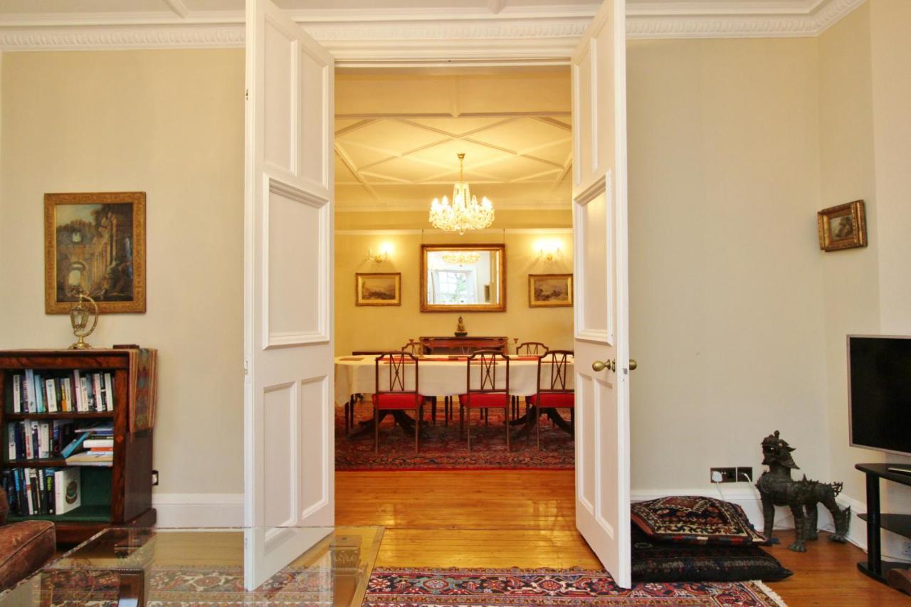 Ramsay Garden - Spacious 3-Bedroom Apartment Next To Edinburgh Castle Exterior photo