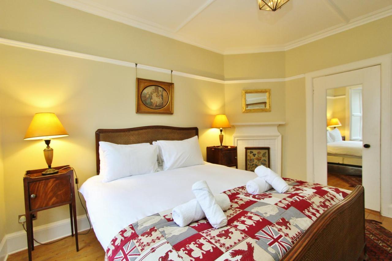 Ramsay Garden - Spacious 3-Bedroom Apartment Next To Edinburgh Castle Exterior photo