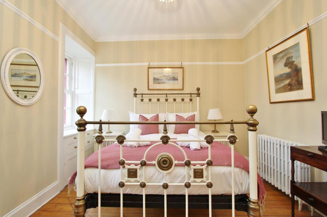 Ramsay Garden - Spacious 3-Bedroom Apartment Next To Edinburgh Castle Exterior photo