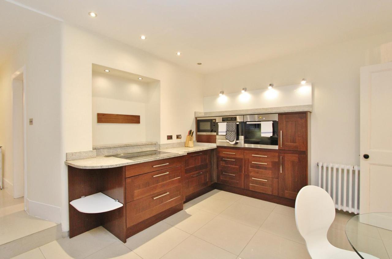 Ramsay Garden - Spacious 3-Bedroom Apartment Next To Edinburgh Castle Exterior photo