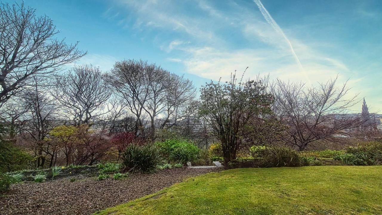 Ramsay Garden - Spacious 3-Bedroom Apartment Next To Edinburgh Castle Exterior photo