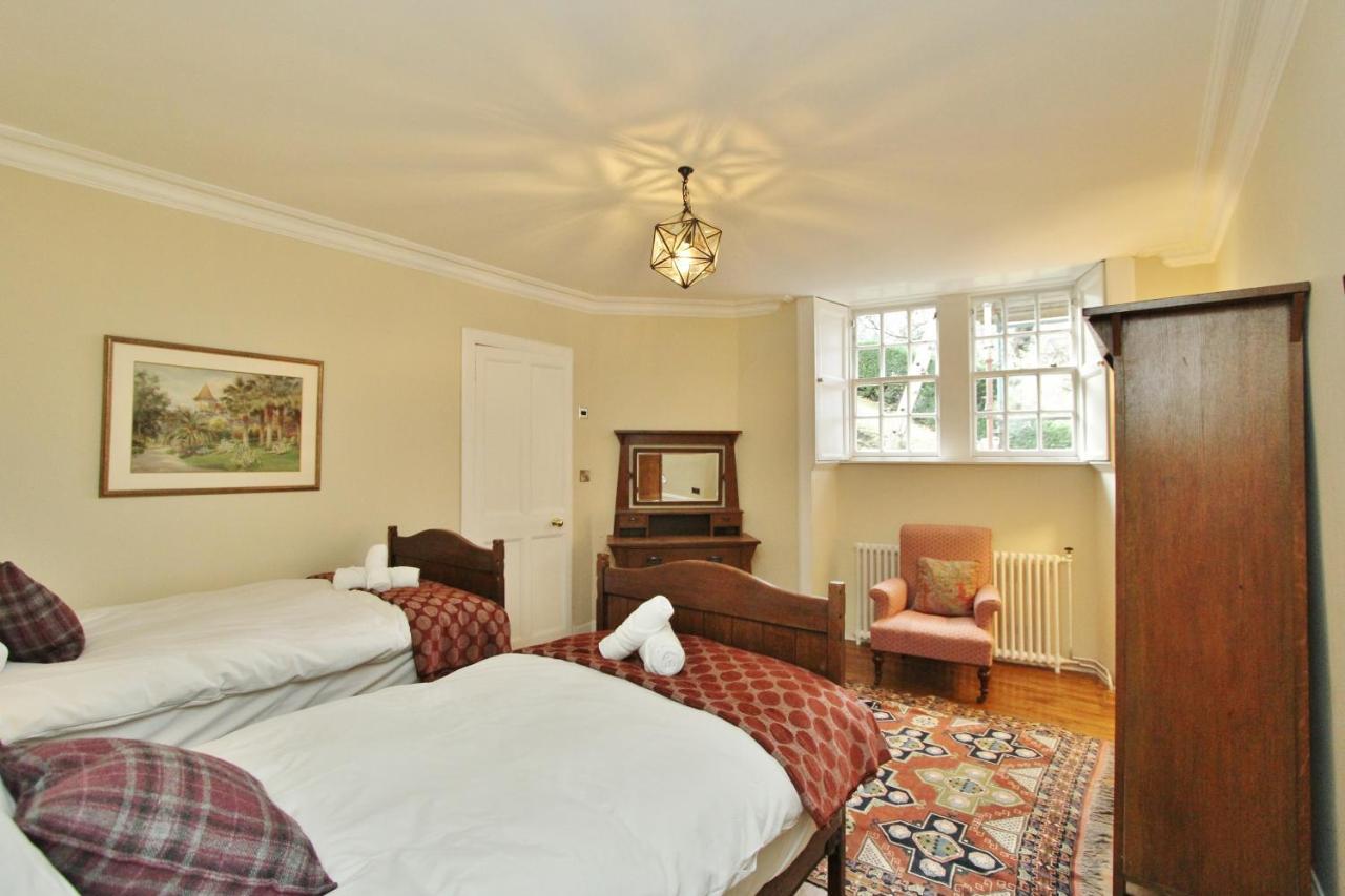 Ramsay Garden - Spacious 3-Bedroom Apartment Next To Edinburgh Castle Exterior photo